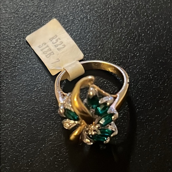 NWT Vintage 18ktge Emerald Gemstone & Cubic Zirconia Diamond Two Tone Ring - Picture 5 of 8